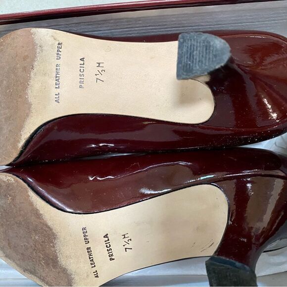 Beautiful heels by Etienne Aigner in size 71/2 medium - Picture 3 of 4